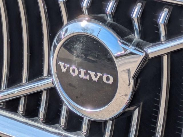 2022 Volvo XC90 T5 Momentum 7 Passenger