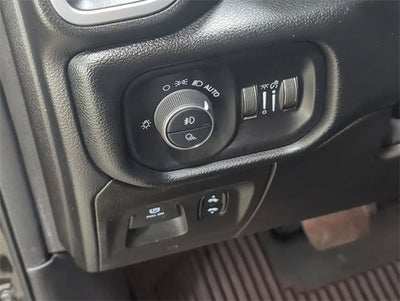 2019 RAM 1500 Big Horn/Lone Star Crew Cab 4x4 5'7" Box