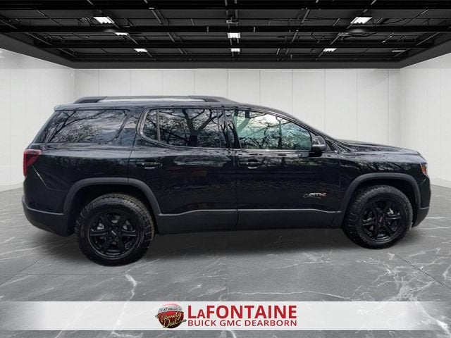 2023 GMC Acadia AT4