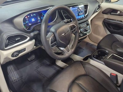 2024 Chrysler Pacifica Hybrid Select