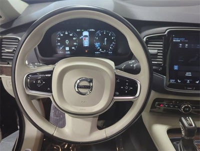 2016 Volvo XC90 T6 Momentum
