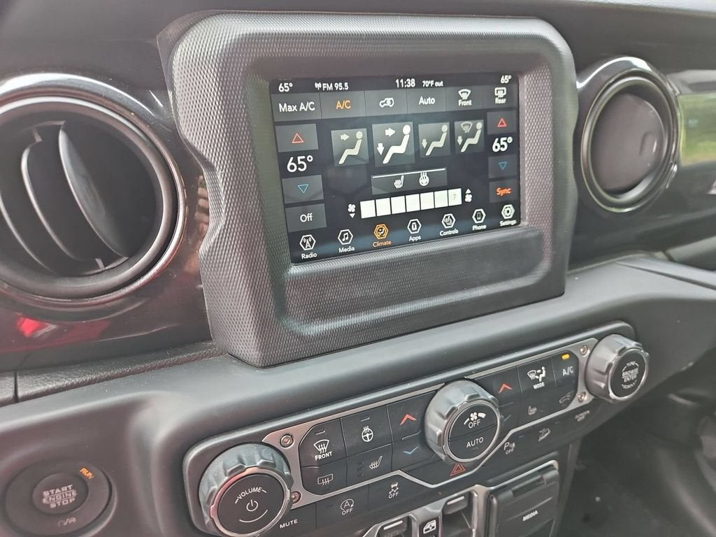 2020 Jeep Wrangler Unlimited Black and Tan - Photo 13