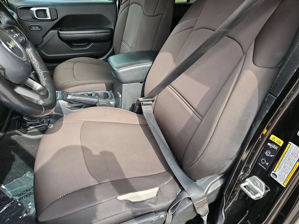 2020 Jeep Wrangler Unlimited Black and Tan - Photo 18