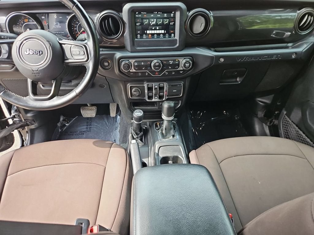 2020 Jeep Wrangler Unlimited Black and Tan - Photo 19