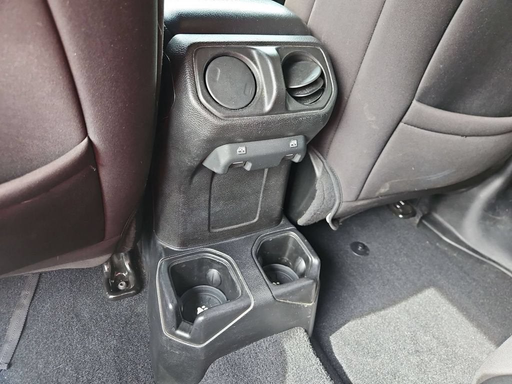 2020 Jeep Wrangler Unlimited Black and Tan - Photo 20