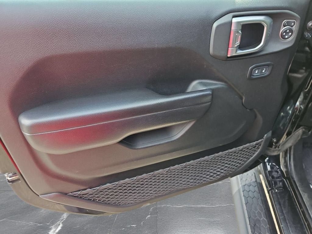 2020 Jeep Wrangler Unlimited Black and Tan - Photo 21