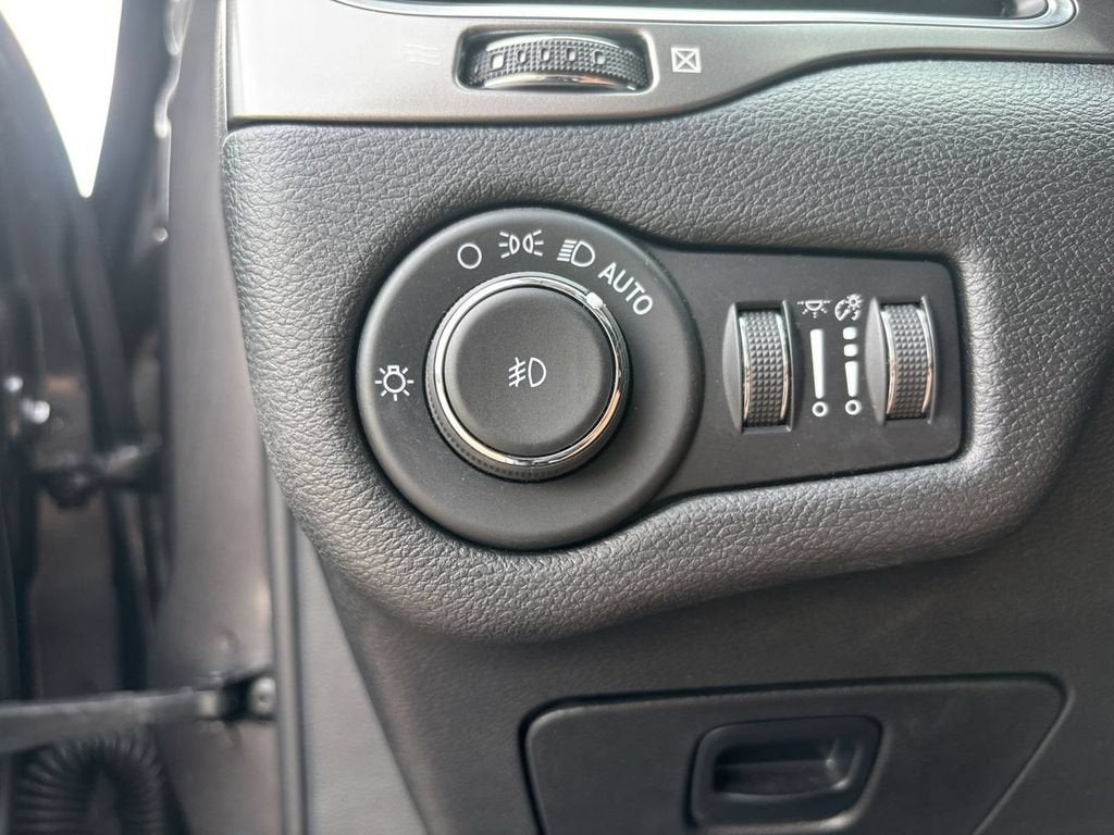 2020 Jeep Cherokee Lux