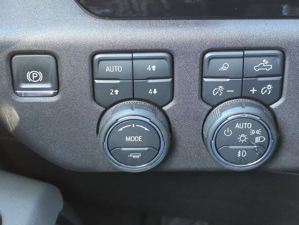 2025 Chevrolet Silverado 2500HD ZR2 - Photo 18
