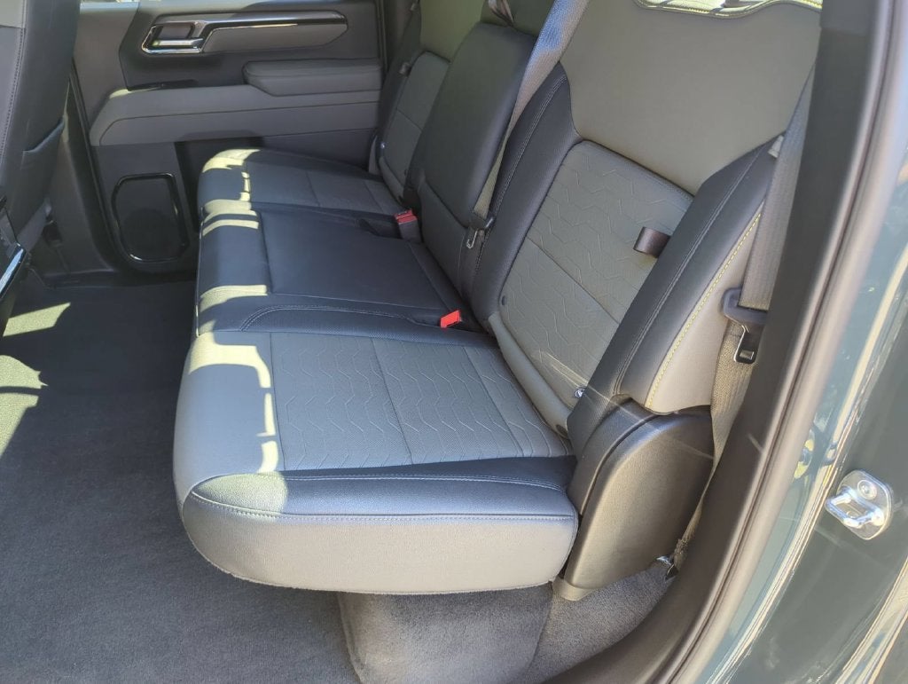 2025 Chevrolet Silverado 2500HD ZR2 - Photo 26