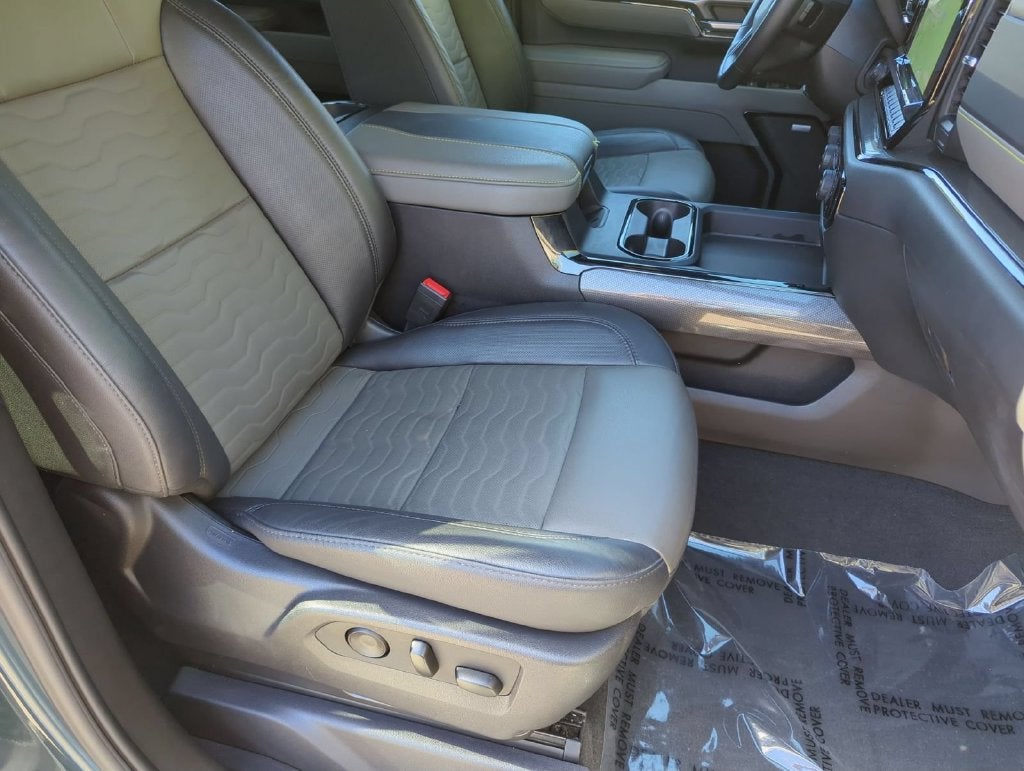 2025 Chevrolet Silverado 2500HD ZR2 - Photo 28