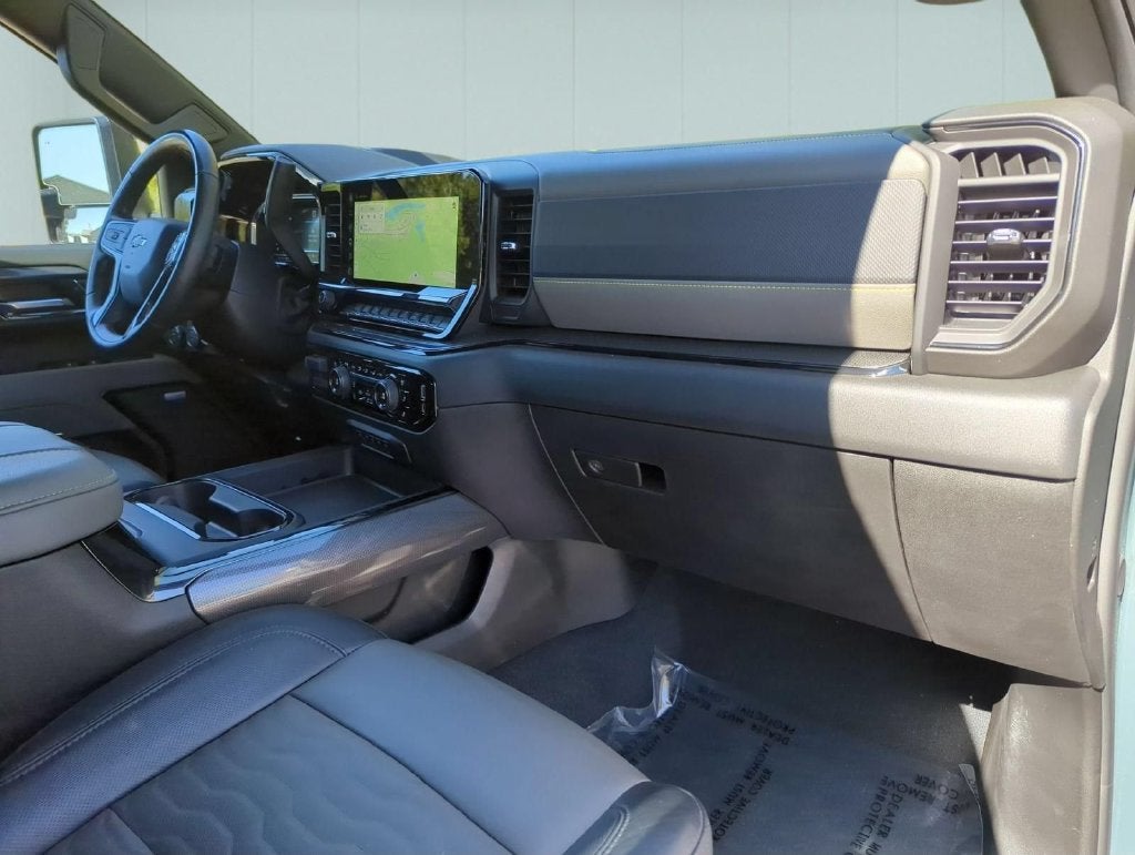 2025 Chevrolet Silverado 2500HD ZR2 - Photo 29