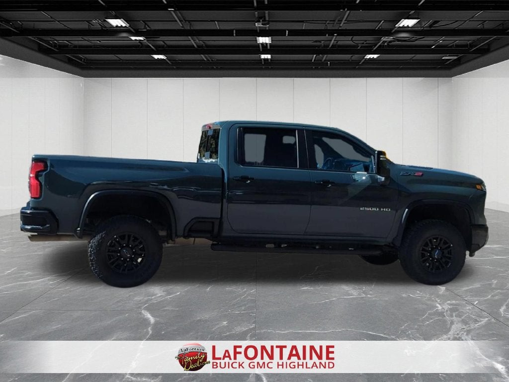 2025 Chevrolet Silverado 2500HD ZR2 - Photo 9