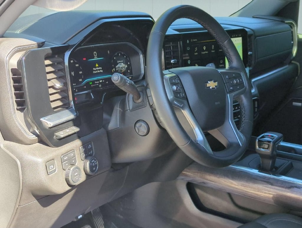 2025 Chevrolet Silverado 1500 LTZ - Photo 10