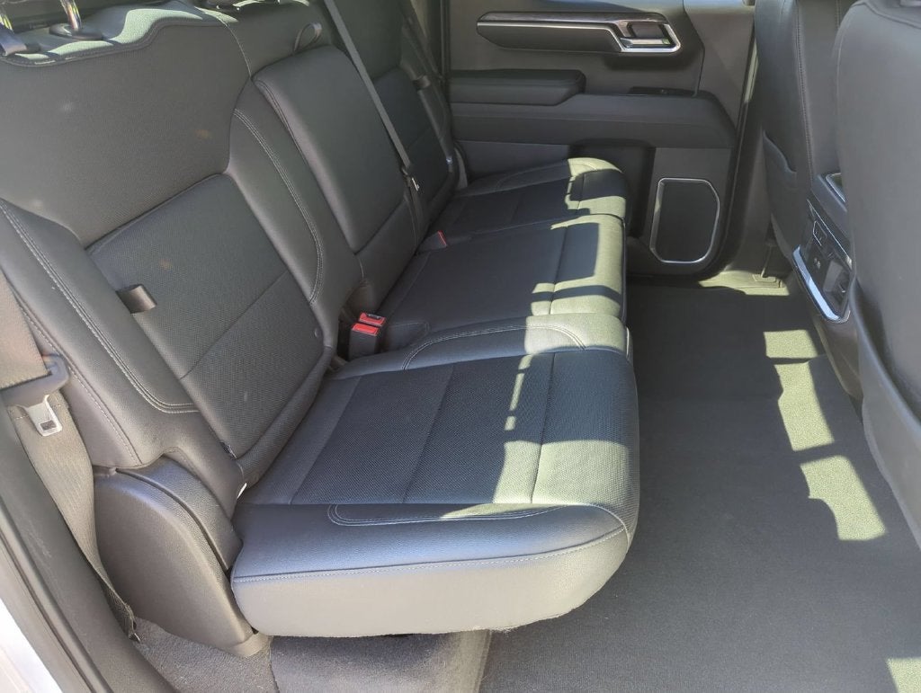 2025 Chevrolet Silverado 1500 LTZ - Photo 27
