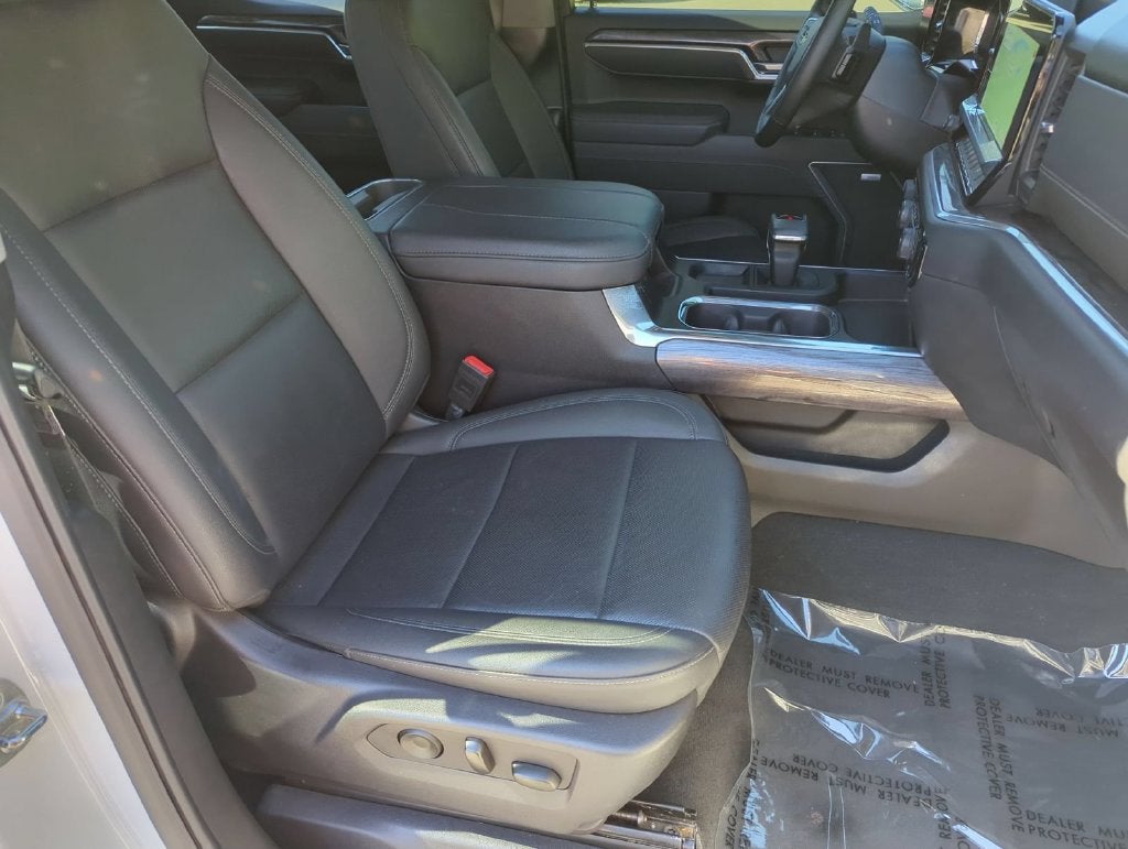 2025 Chevrolet Silverado 1500 LTZ - Photo 28