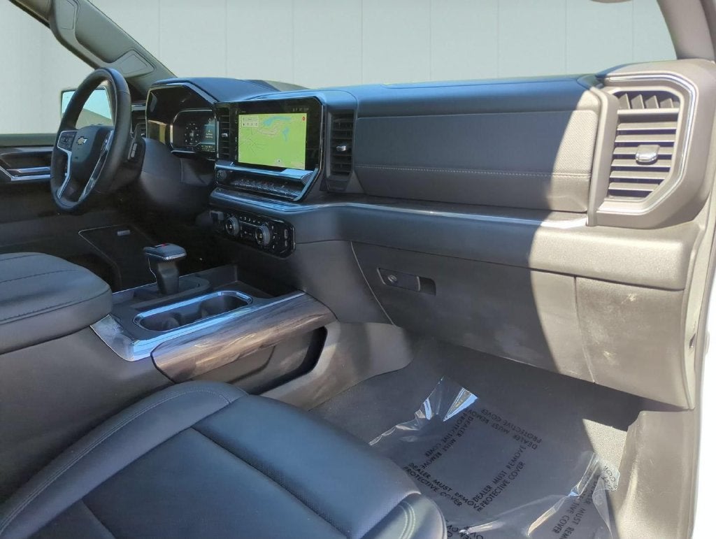 2025 Chevrolet Silverado 1500 LTZ - Photo 29