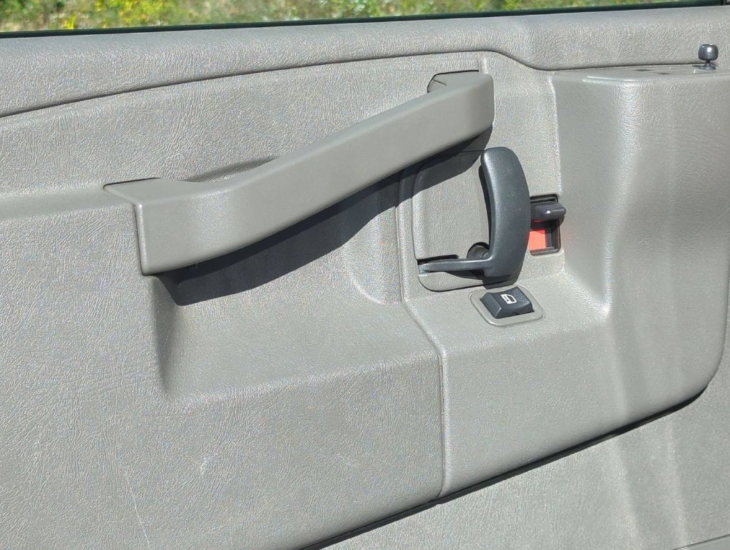 2025 Chevrolet Express Cargo Work Van - Photo 16