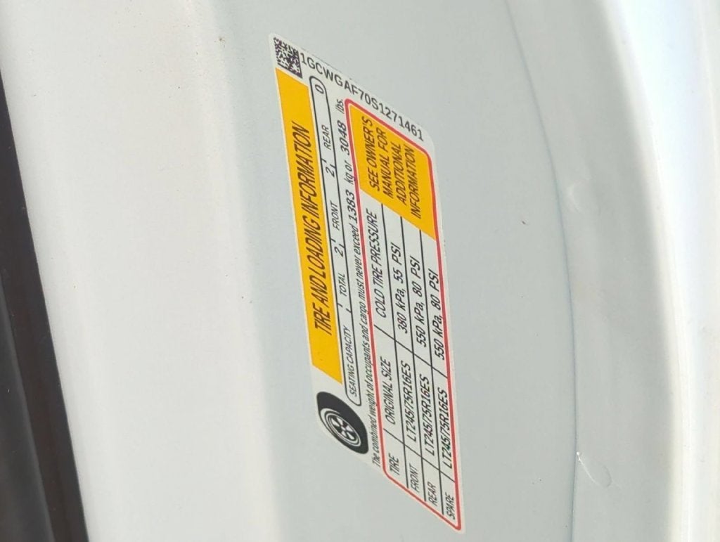 2025 Chevrolet Express Cargo Work Van - Photo 24