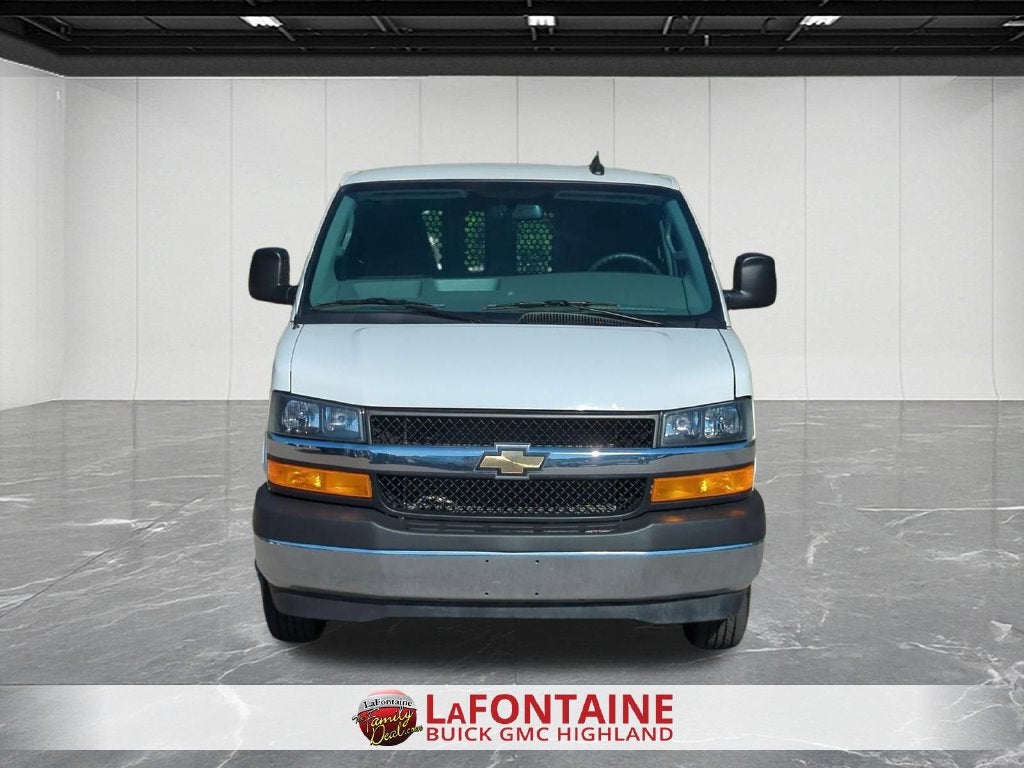 2025 Chevrolet Express Cargo Work Van - Photo 3