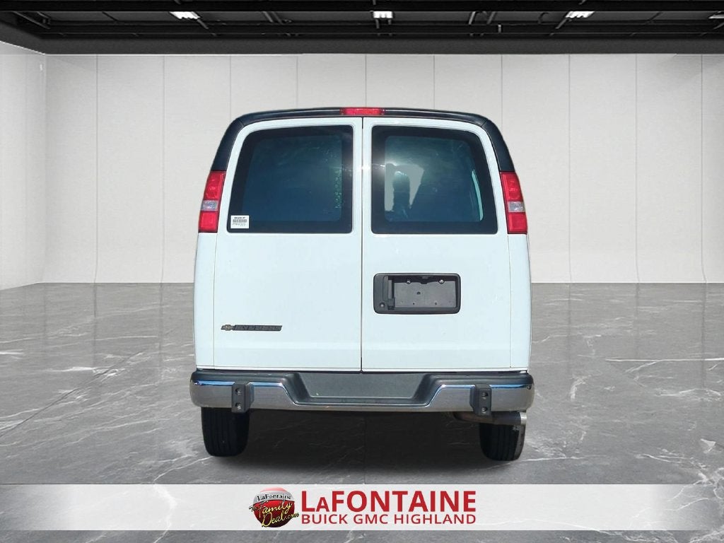 2025 Chevrolet Express Cargo Work Van - Photo 7