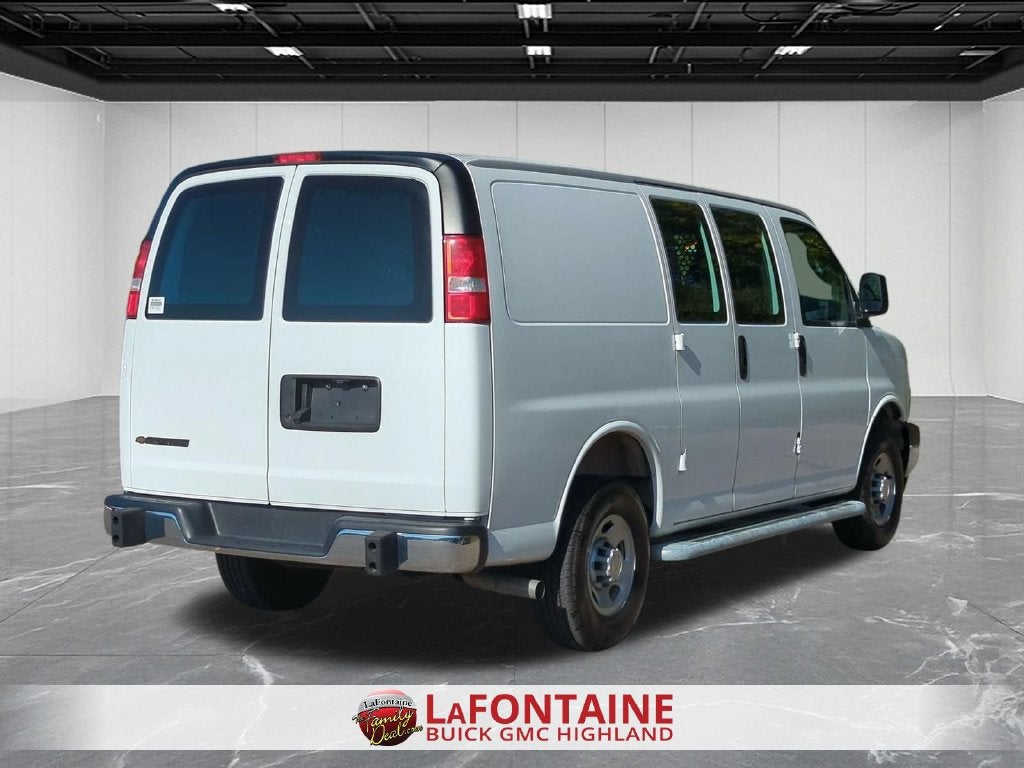 2025 Chevrolet Express Cargo Work Van - Photo 8