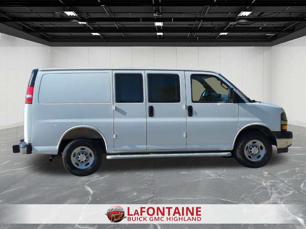 2025 Chevrolet Express Cargo Work Van - Photo 9
