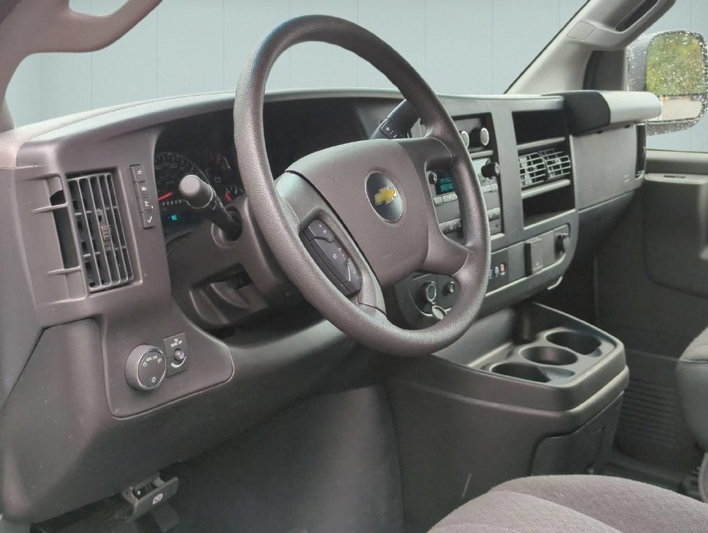 2025 Chevrolet Express Cargo Work Van - Photo 10