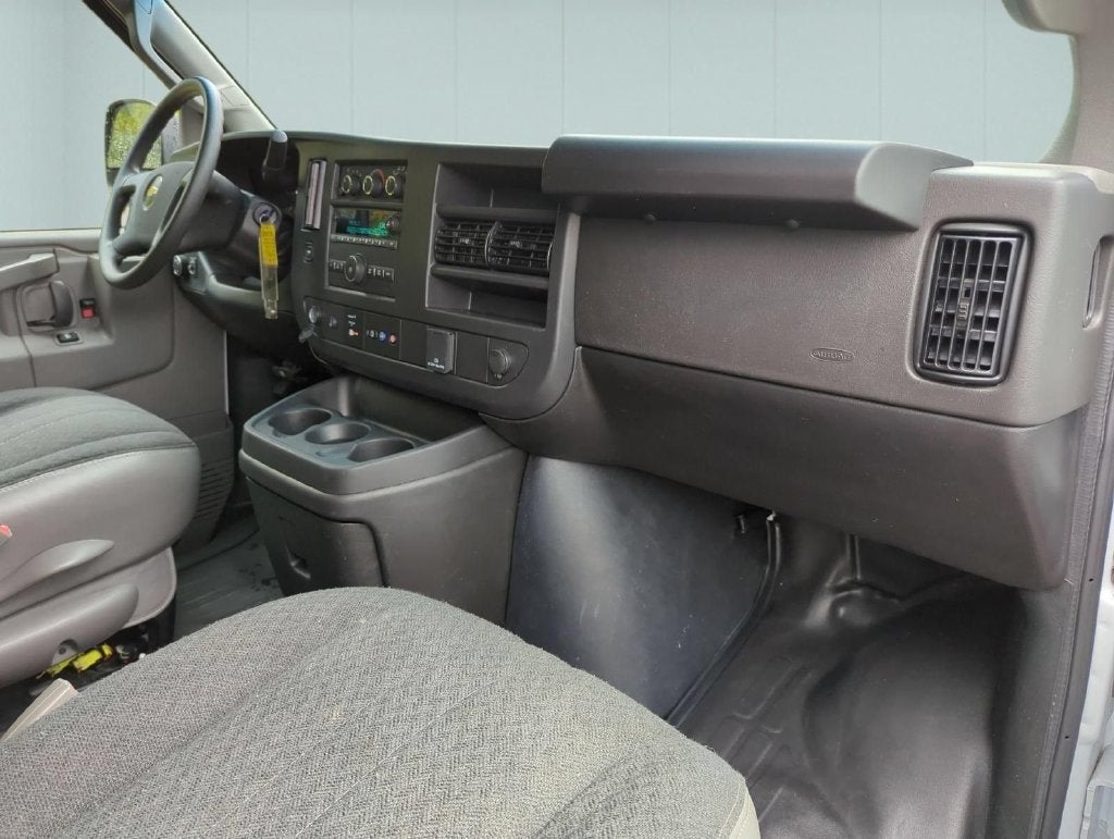 2025 Chevrolet Express Cargo Work Van - Photo 22