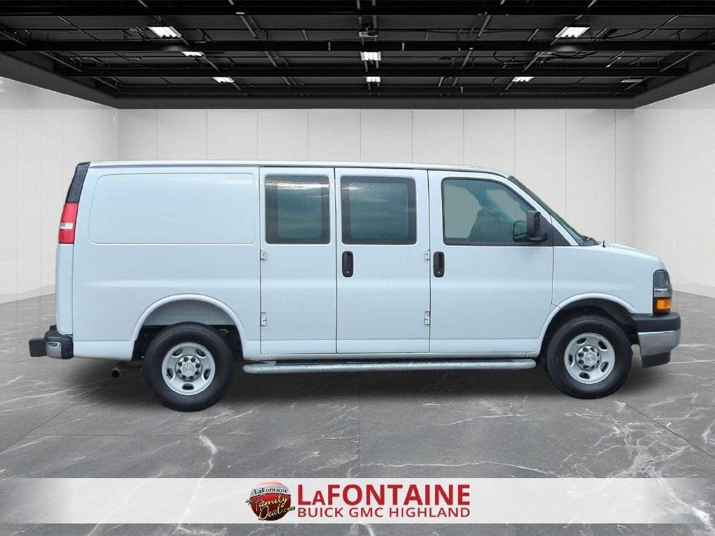 2025 Chevrolet Express Cargo Work Van - Photo 9