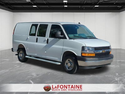 2025 Chevrolet Express Cargo WT
