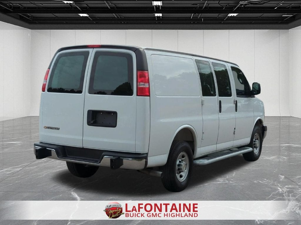 2025 Chevrolet Express Cargo WT