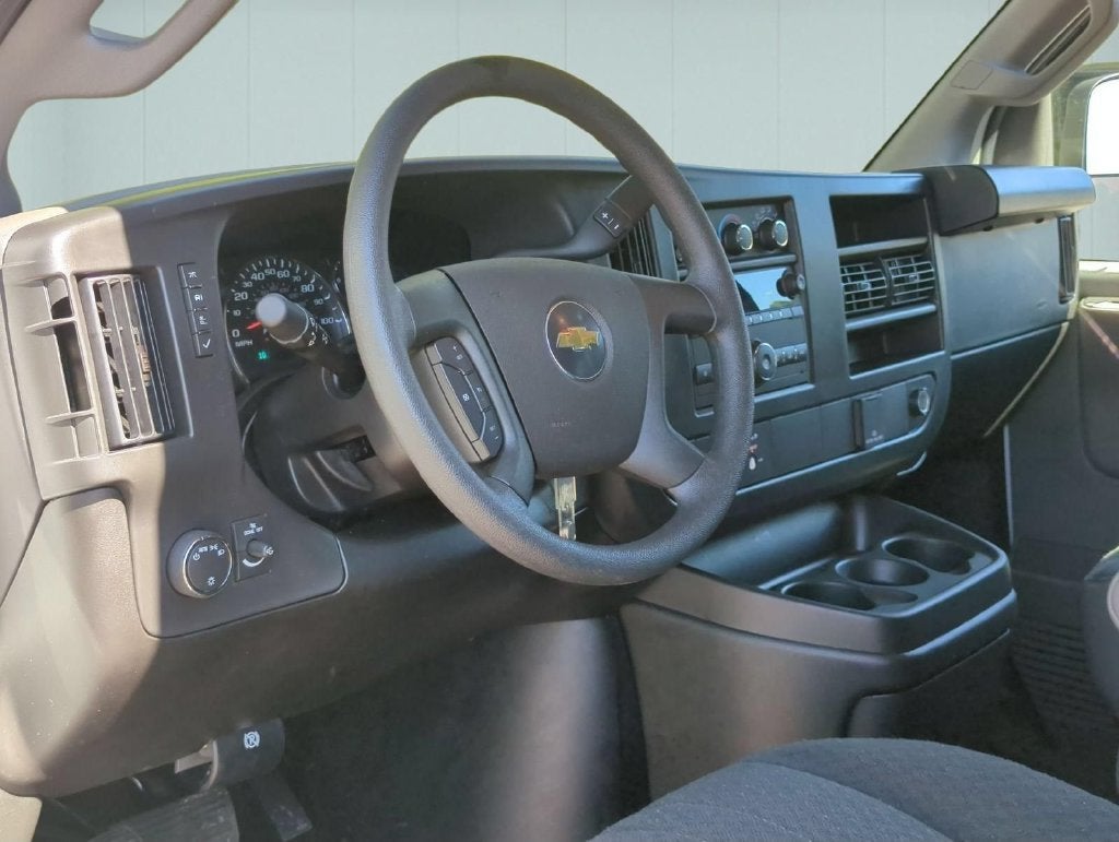 2025 Chevrolet Express Cargo Work Van - Photo 10