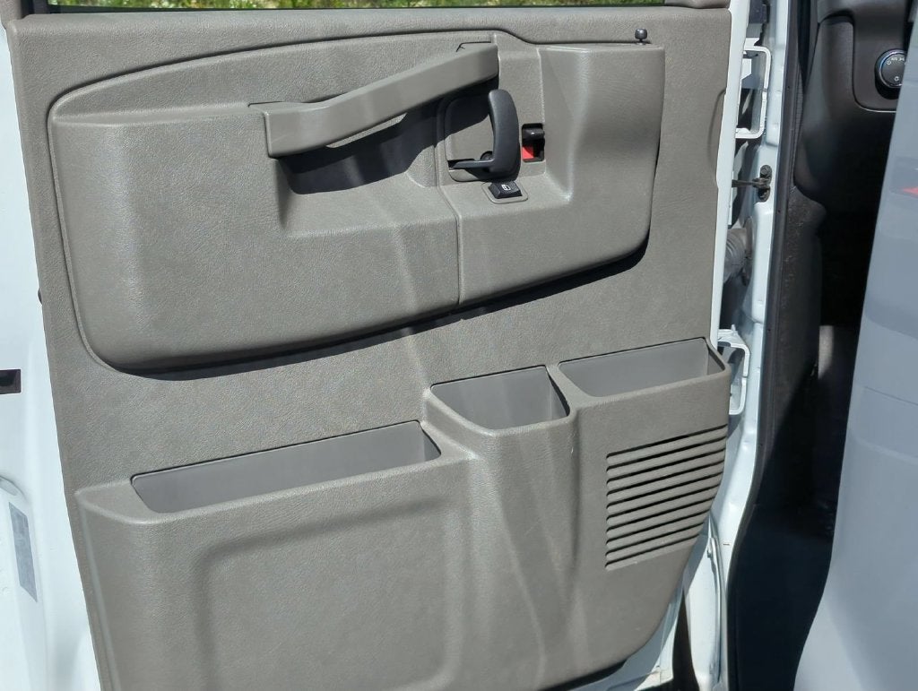 2025 Chevrolet Express Cargo Work Van - Photo 17