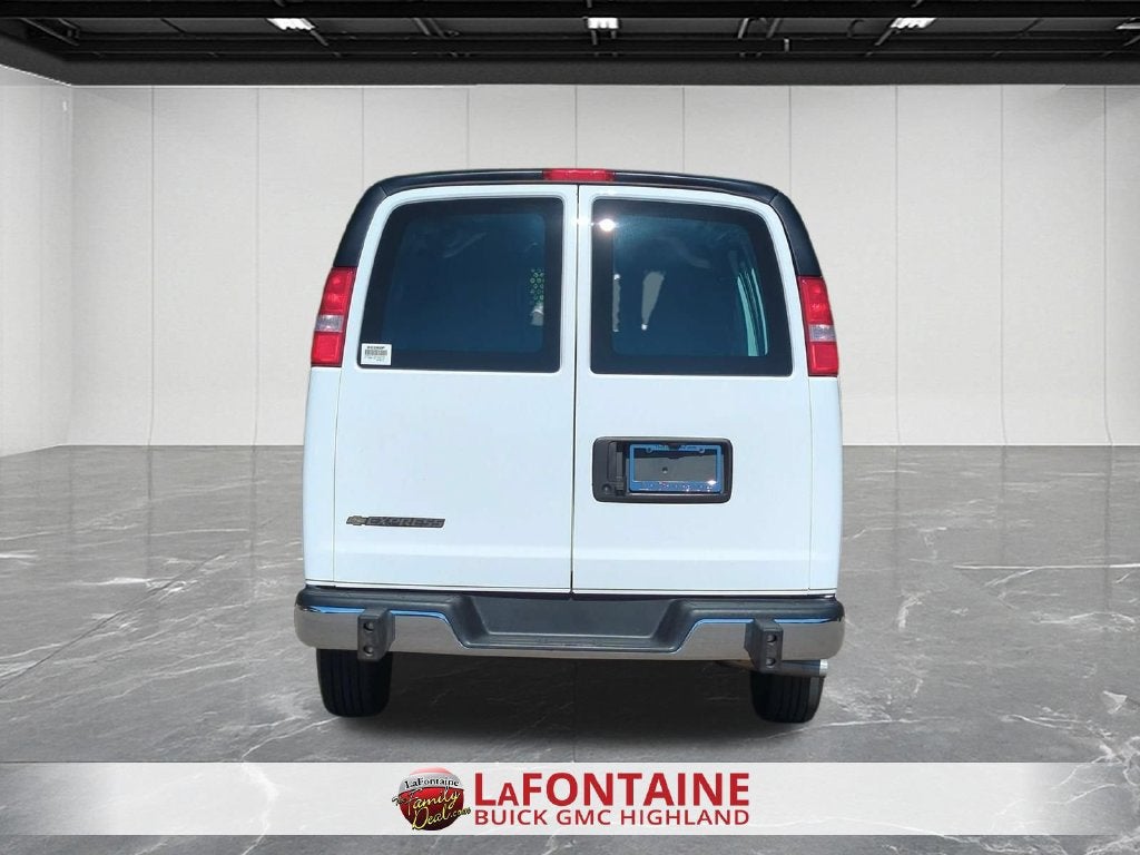 2025 Chevrolet Express Cargo Work Van - Photo 7