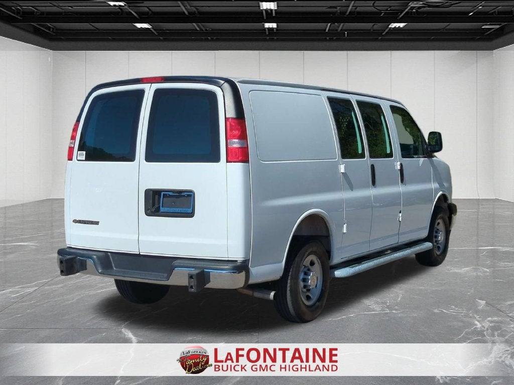 2025 Chevrolet Express Cargo Work Van - Photo 8