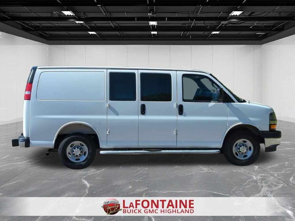 2025 Chevrolet Express Cargo Work Van - Photo 9