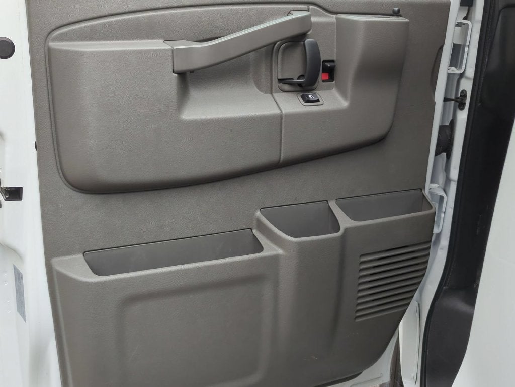 2025 Chevrolet Express Cargo Work Van - Photo 17