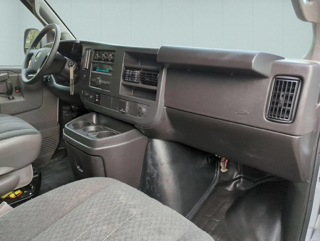 2025 Chevrolet Express Cargo Work Van - Photo 22