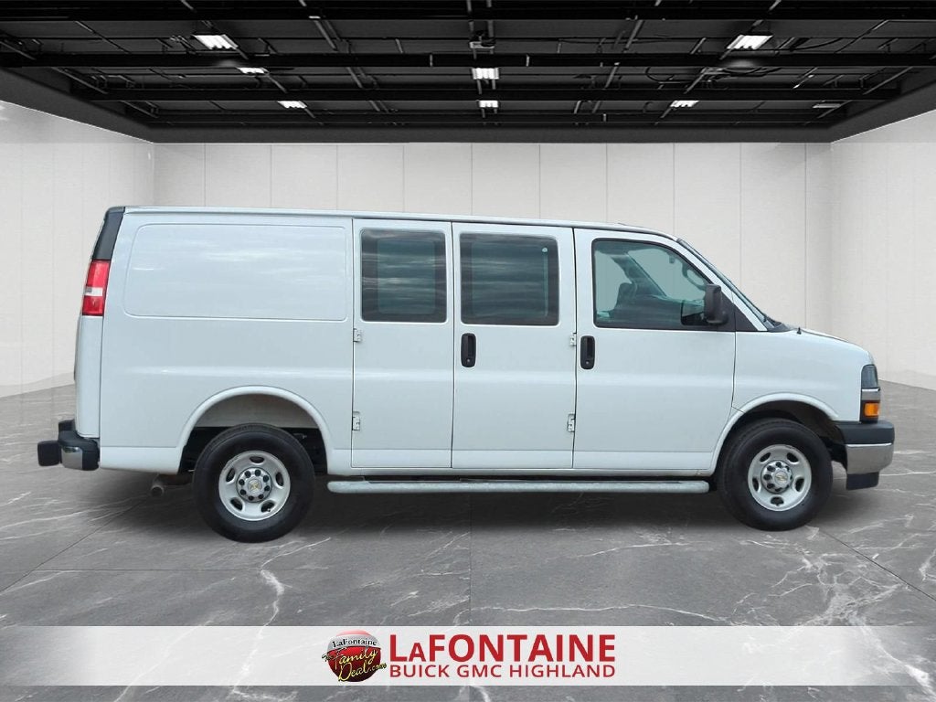 2025 Chevrolet Express Cargo Work Van - Photo 9