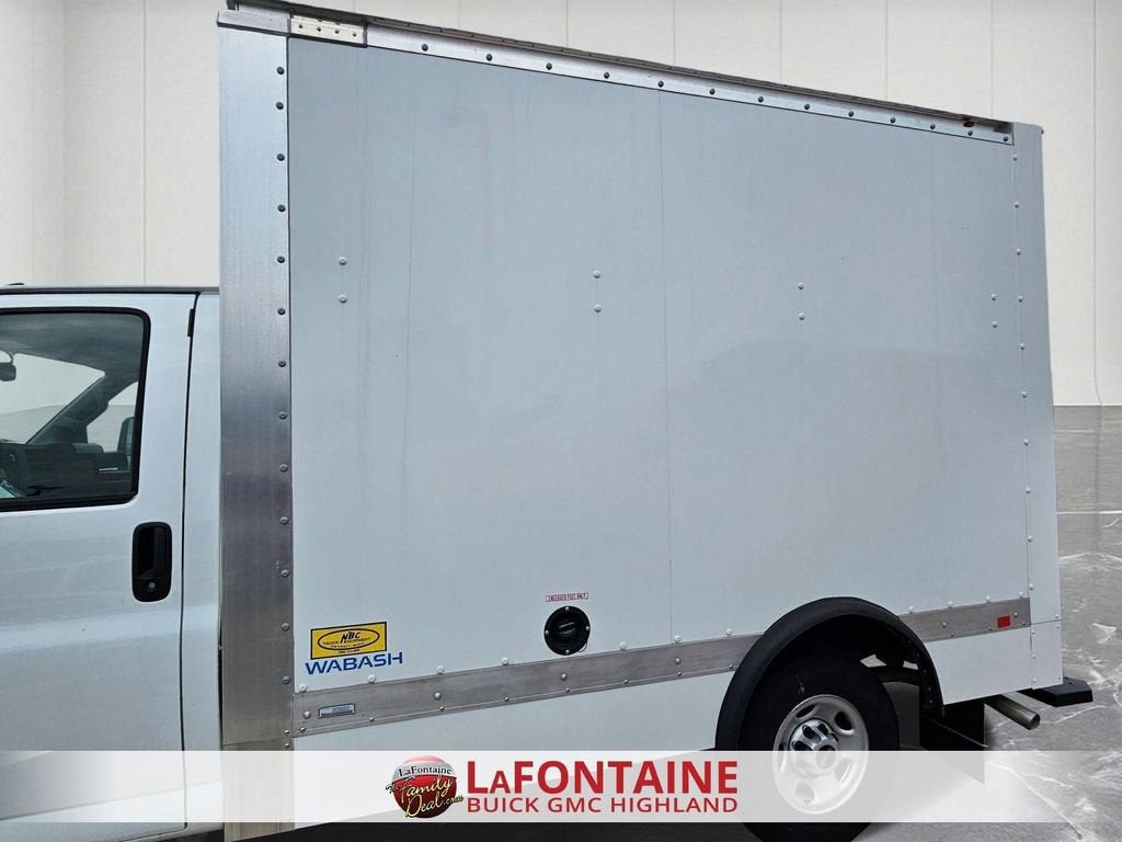 2024 GMC Savana Cutaway 3500 1WT