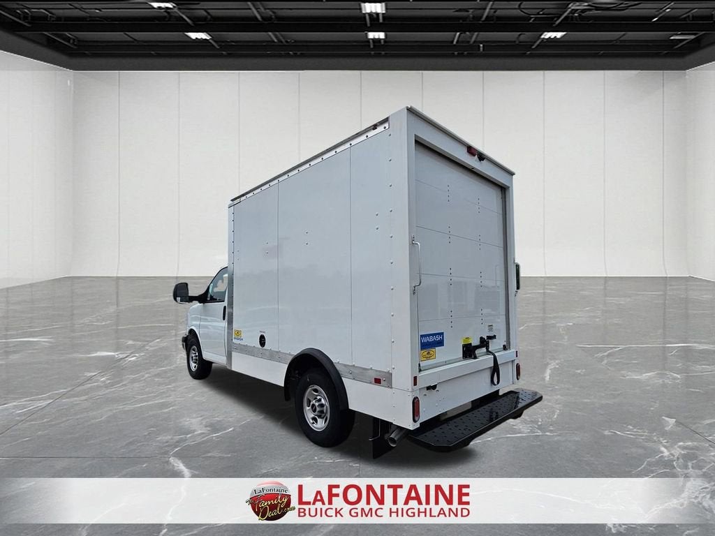 2024 GMC Savana Cutaway 3500 1WT