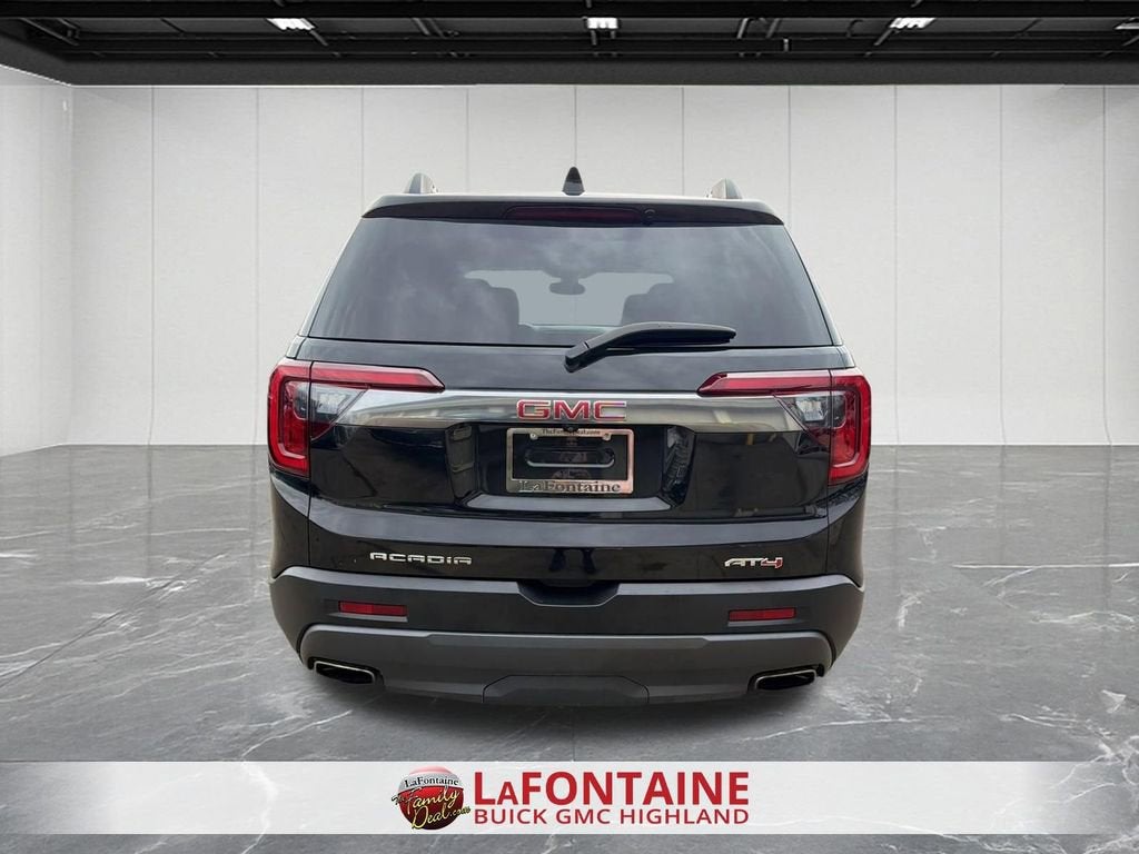2023 GMC Acadia AT4