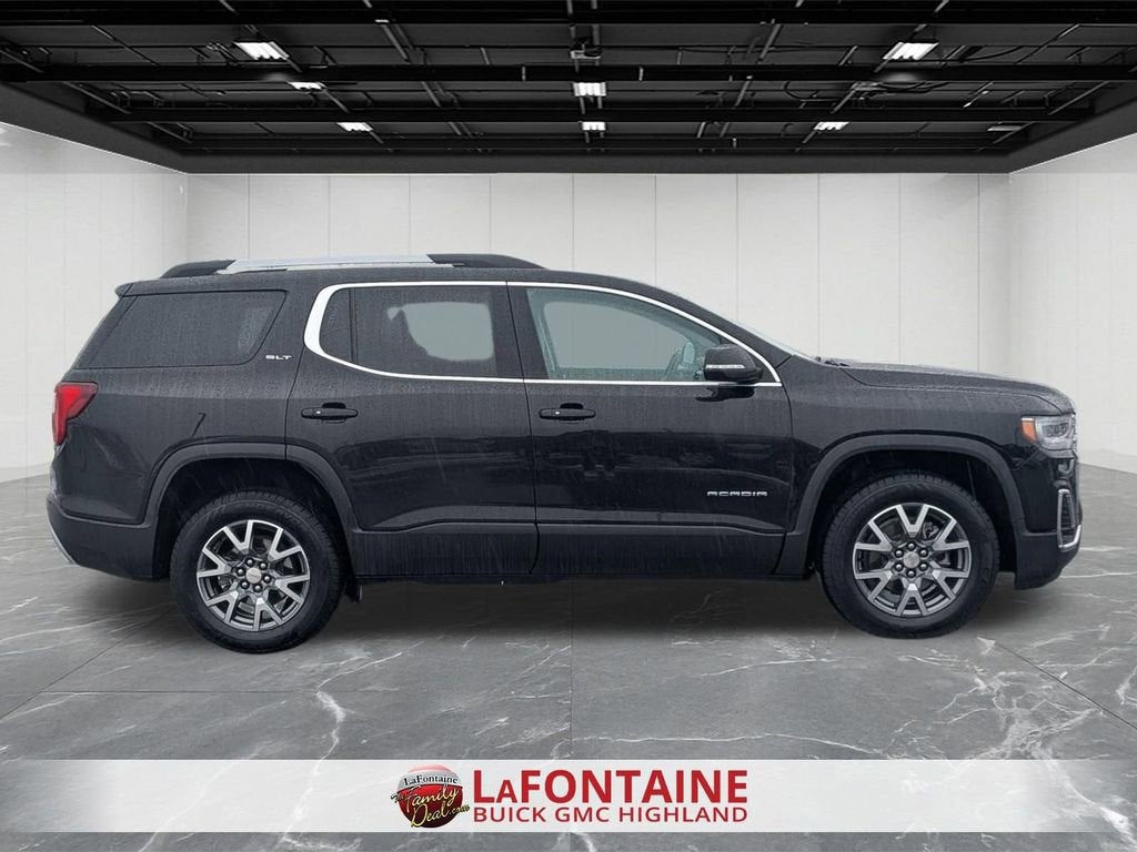 2023 GMC Acadia SLT
