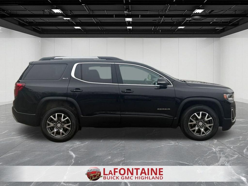 2023 GMC Acadia SLT
