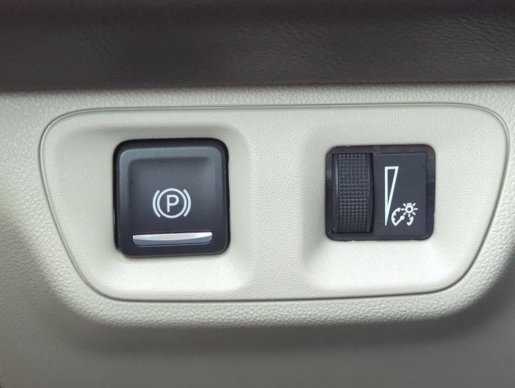 2018 GMC Acadia Denali - Photo 18