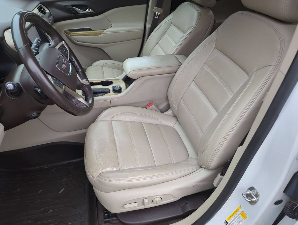 2018 GMC Acadia Denali - Photo 19