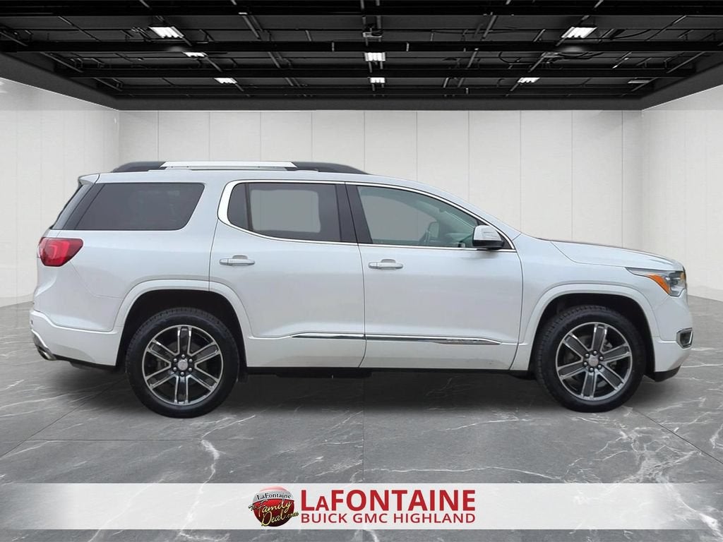 2018 GMC Acadia Denali - Photo 9