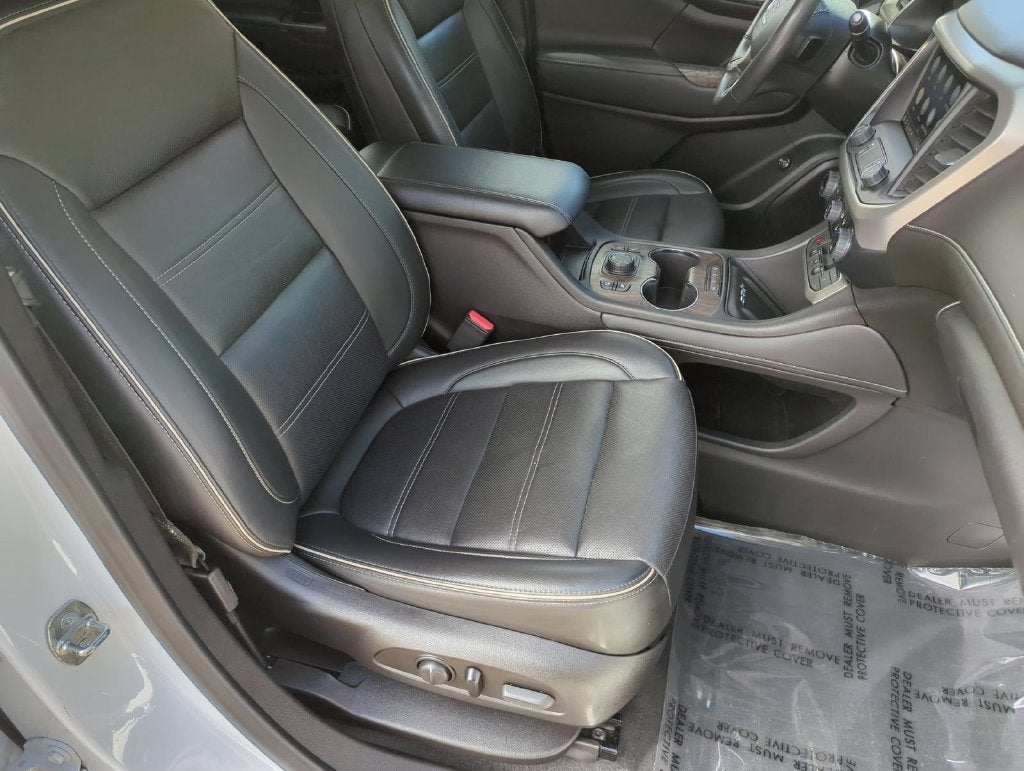 2022 GMC Acadia Denali - Photo 28