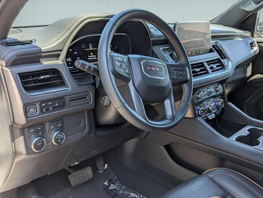 2023 GMC Yukon AT4 - Photo 10