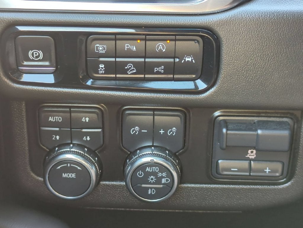 2025 GMC Yukon XL Elevation - Photo 18